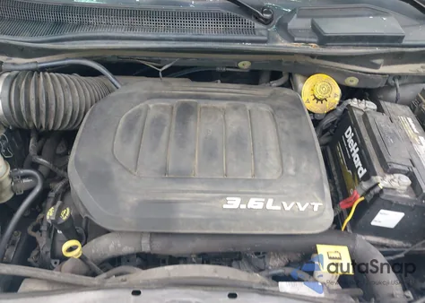 2015 Chrysler Town & Country Touring из США, поврежденный, VIN 2C4RC1BG7FR743607